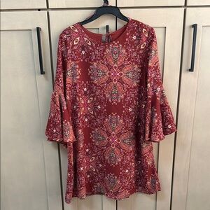 Floral Medallion Bell-Sleeve dress - Maroon